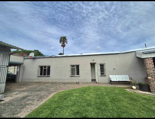 6 BEDROOM HOUSE FOR SALE IN BRAKPAN CENTRAL